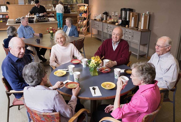 пансионат для престарелых людей