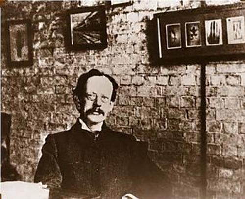 Кто открыл электрон. Открытие электрона