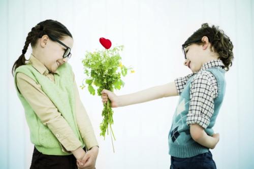 Как сделать так, чтобы в тебя влюбился мальчик 11 лет. Как сделать так, чтобы мальчик в тебя влюбился