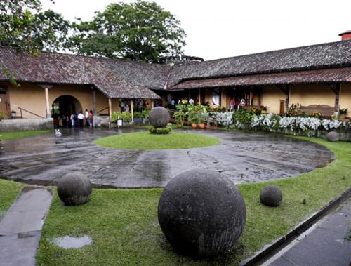 Загадочные каменные шары Коста-Рики