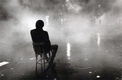 Стихи люди дешевеют Вещи дорожают просто бездуховность в мире процветает. «Вещи дорожают. Люди дешевеют…» — бездонный стих, отражающий современность