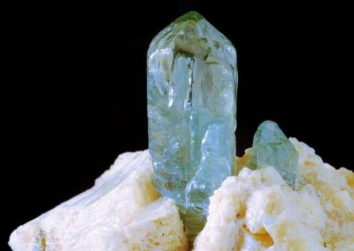 Камни Кольского полуострова. Минералы Кольского полуострова. Апатит