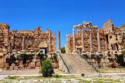 Баальбек в Ливане - циклопический храмовый комплекс Древнего мира