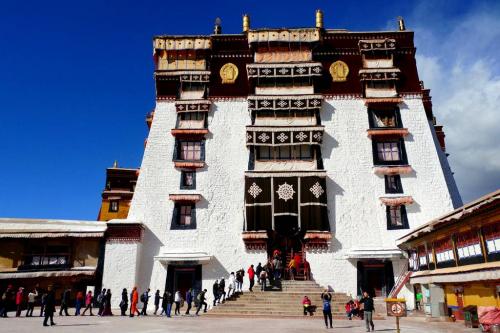 Потала. Дворец Потала — резиденция Его Святейшества далай-ламы