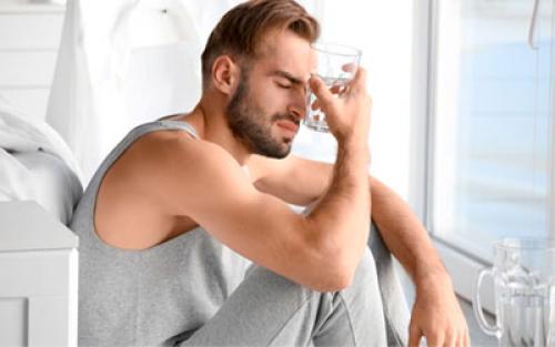 Как помочь при похмельном синдроме после запоя. Варианты похмельного синдрома