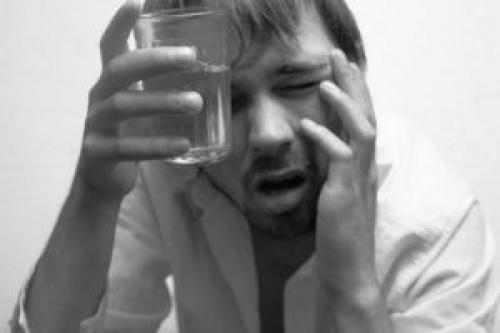 Как похмелиться правильно и и чем лучше всего это сделать. Меры до застолья 02 Как похмелиться правильно и и чем лучше всего это сделать. Меры до застолья 02