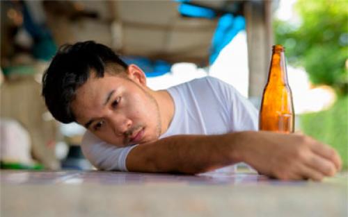 Что делать когда страшно с похмелья. Почему с похмелья страх? 05 Что делать когда страшно с похмелья. Почему с похмелья страх? 05