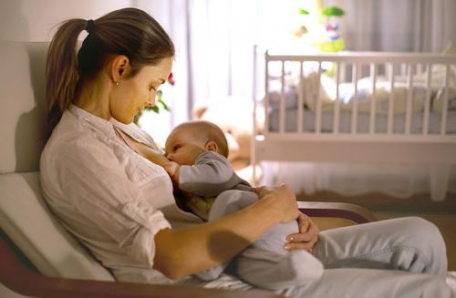 Как предотвратить ночные приступы кашля. Если ребёнок кашляет всю ночь: педиатр рассказала, как ему помочь