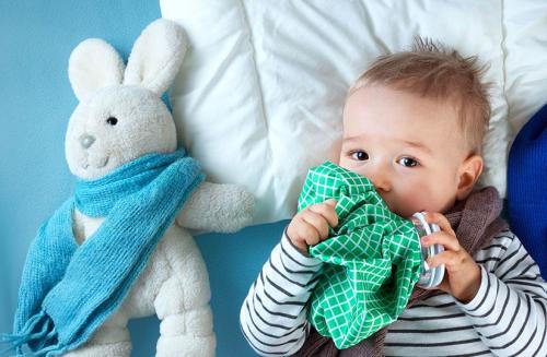 Как предотвратить ночные приступы кашля. Если ребёнок кашляет всю ночь: педиатр рассказала, как ему помочь