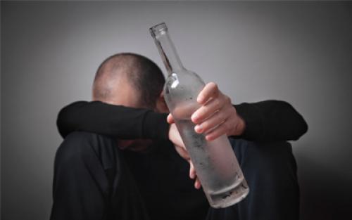 Анализ срыва у алкоголика и наркомана. Причины, по которым излечившийся алкоголик начинает пить 01