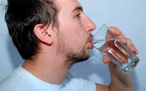 Сколько нужно пить воды после запоя. Варианты похмельного синдрома