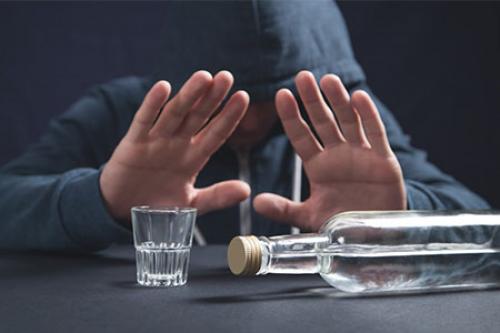 Резкий отказ от алкоголя. Можно ли резко бросить пить: к чему нужно быть готовым 01 Резкий отказ от алкоголя. Можно ли резко бросить пить: к чему нужно быть готовым 01