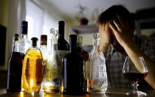 Признаки алкогольной зависимости у мужа. Алкоголизм у мужчин: стадии, признаки