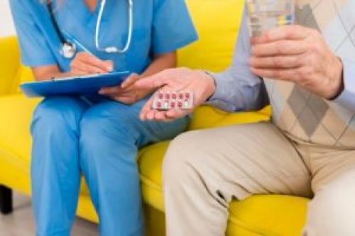 Как уберечь пожилых от ковида. Симптомы COVID-19 у пожилых