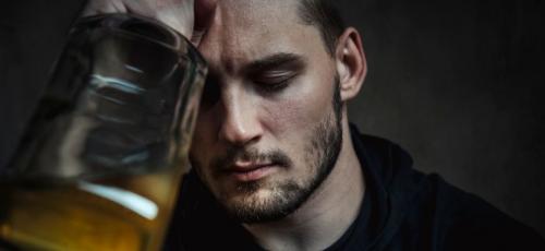 Лицо алкоголика. Почему из-за алкоголя меняется внешний вид человека