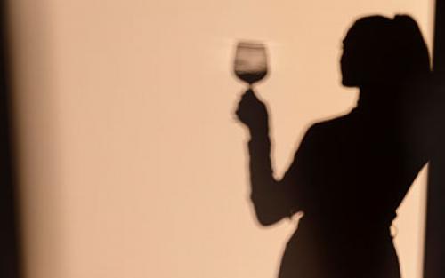 Полезно ли пить водку каждый день. Чем опасен безвредный алкоголь, принимаемый ежедневно