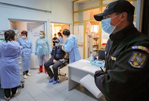 Какие уроки можно извлечь из предыдущих пандемий при столкновении с новым штаммом коронавируса 2024. Упустишь огонь...