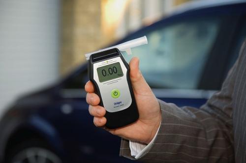 Сколько выводится алкоголь из организма. Сколько алкоголь держится в крови? 02