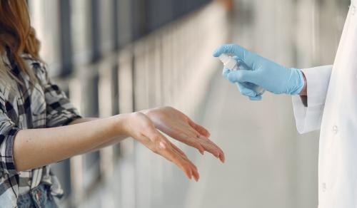 Как долго следует принимать лекарства, перечисленные Врачом Воробьевым. Терапевт Воробьев назвал симптомы и способы лечения «нового китайского вируса»