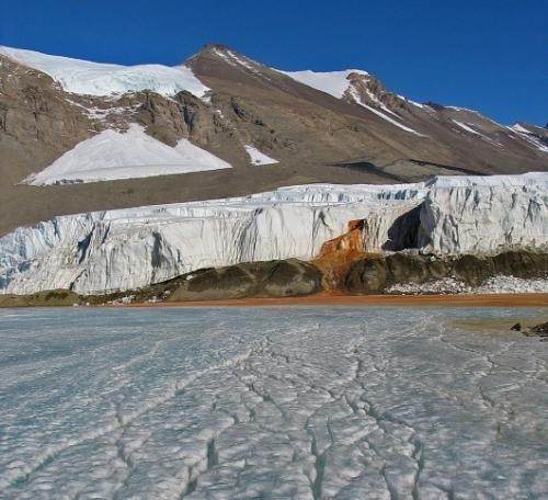 Кровавый водопад в Антарктиде. 02