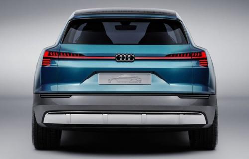 CES 2016: электрический концепт - кроссовер Audi E - Tron Quattro. 04