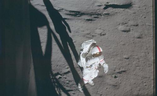 Зачем зарывать в грунт лунную базу. Зачем зарывать в грунт лунную базу.