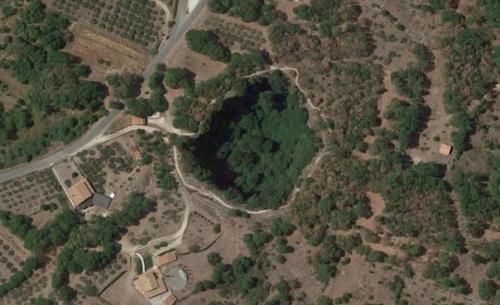 Колодец антулло: нерукотворная и огромная воронка с настоящим затерянным миром на дне. 06