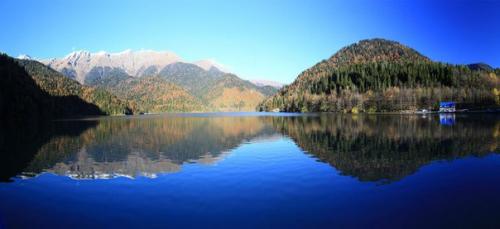 Живая Вода озера Рица.