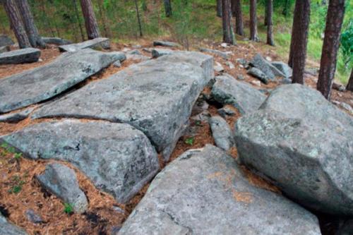 Мегалиты Урала: остров веры (озере тургояк. 03