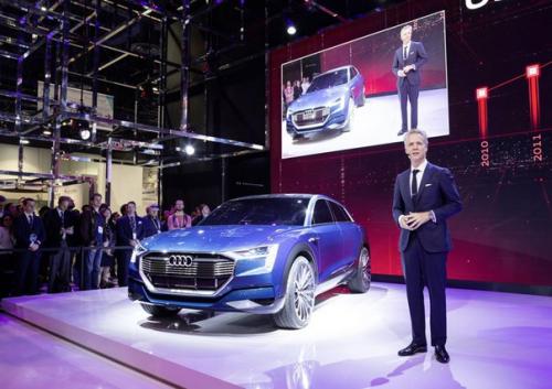 CES 2016: электрический концепт - кроссовер Audi E - Tron Quattro. 01