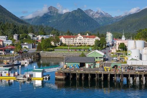 Многие говорят, что продажа Аляски была большой ошибкой. 02