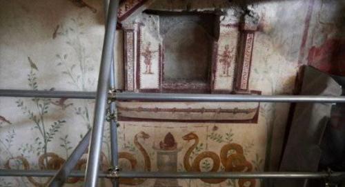 Археологи в Помпеях уникальный крошечный дом во время раскопок обнаружили. 02