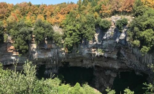 Колодец антулло: нерукотворная и огромная воронка с настоящим затерянным миром на дне. 05