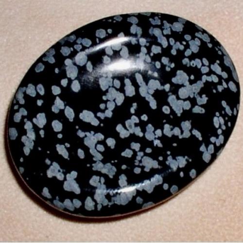 Тайны обсидиана. В странах Закавказья этот камень издавна был известен под мрачным именем Сатани Ехунк (чертов коготь. 03