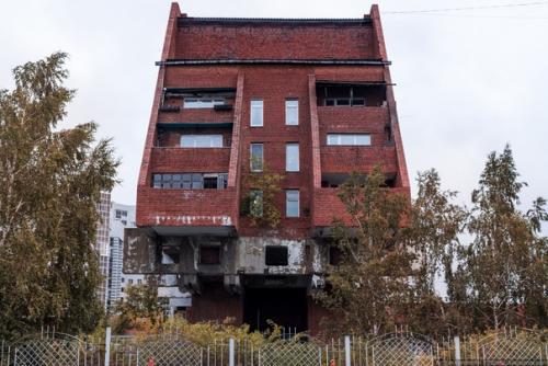 Предлагаемая вам прическа вся из сплошных переплетений состоит. 02