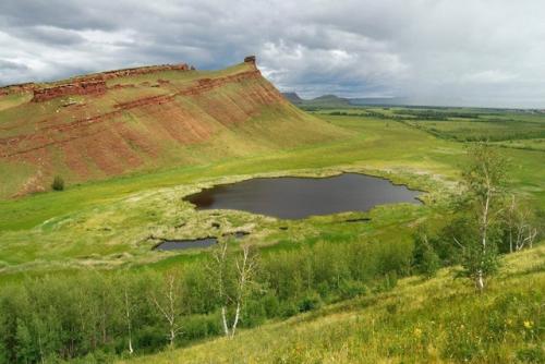 Сундуки собой цепь гор в Хакасии представляют. 01