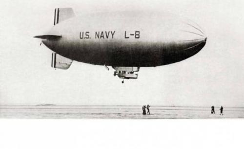 Экипаж дирижабля, загадочно исчезнувший из кабины в 1942 году. 01