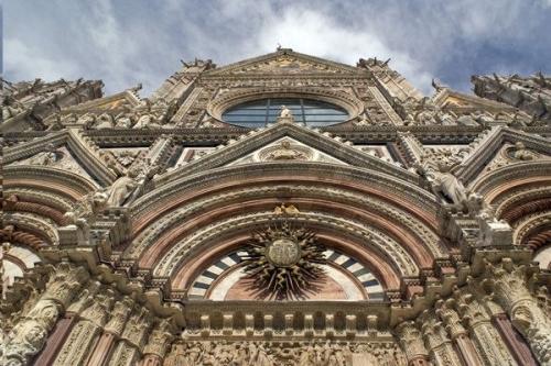 Сиенский собор. Город сиена известен на весь мир прекрасным собором пресвятой девы Марии. 05