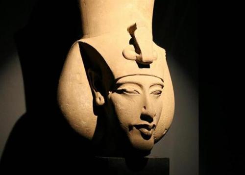 Бунт странного фараона.