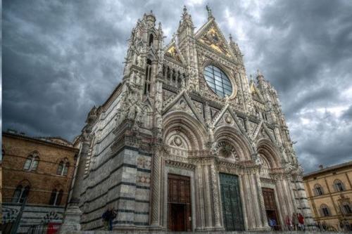 Сиенский собор. Город сиена известен на весь мир прекрасным собором пресвятой девы Марии. 04