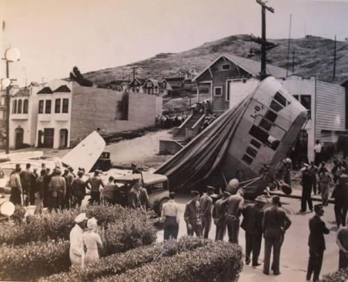 Экипаж дирижабля, загадочно исчезнувший из кабины в 1942 году. 04