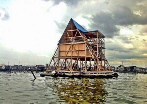 Плавающая школа для детишек из плавающей деревни. 01