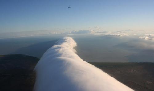 Утренняя Глория - редкое метеорологическое явление, вид облаков, наблюдаемый в заливе карпентария на севере Австралии. 04