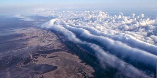 Утренняя Глория - редкое метеорологическое явление, вид облаков, наблюдаемый в заливе карпентария на севере Австралии. 01