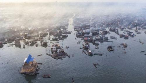 Плавающая школа для детишек из плавающей деревни. 05