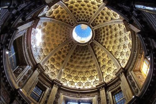 Сиенский собор. Город сиена известен на весь мир прекрасным собором пресвятой девы Марии. 06