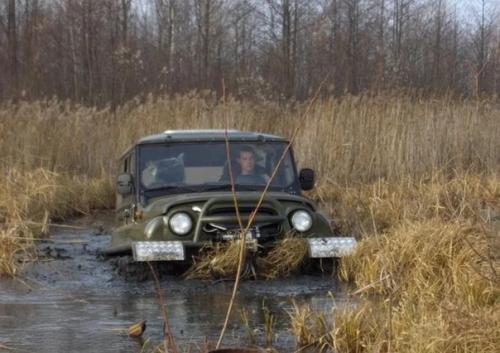 ЗВМ - 2410 Ухтыш - вездеход - амфибия на основе автомобиля уаз. 02