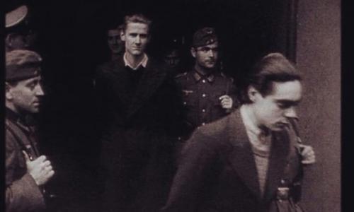 Французские коммунисты, которых ведут на расстрел. 03