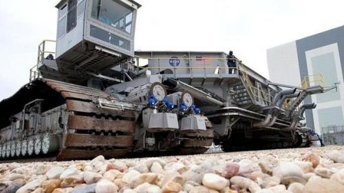 Чудо техника!  Гусеничный транспортер Nasa используют для перевозки космических аппаратов. 02