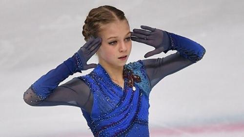 Фигуристки из России Алена косторная, Анна Щербакова и Александра Трусова взяли сразу все медали на гран-при в Турине. 01